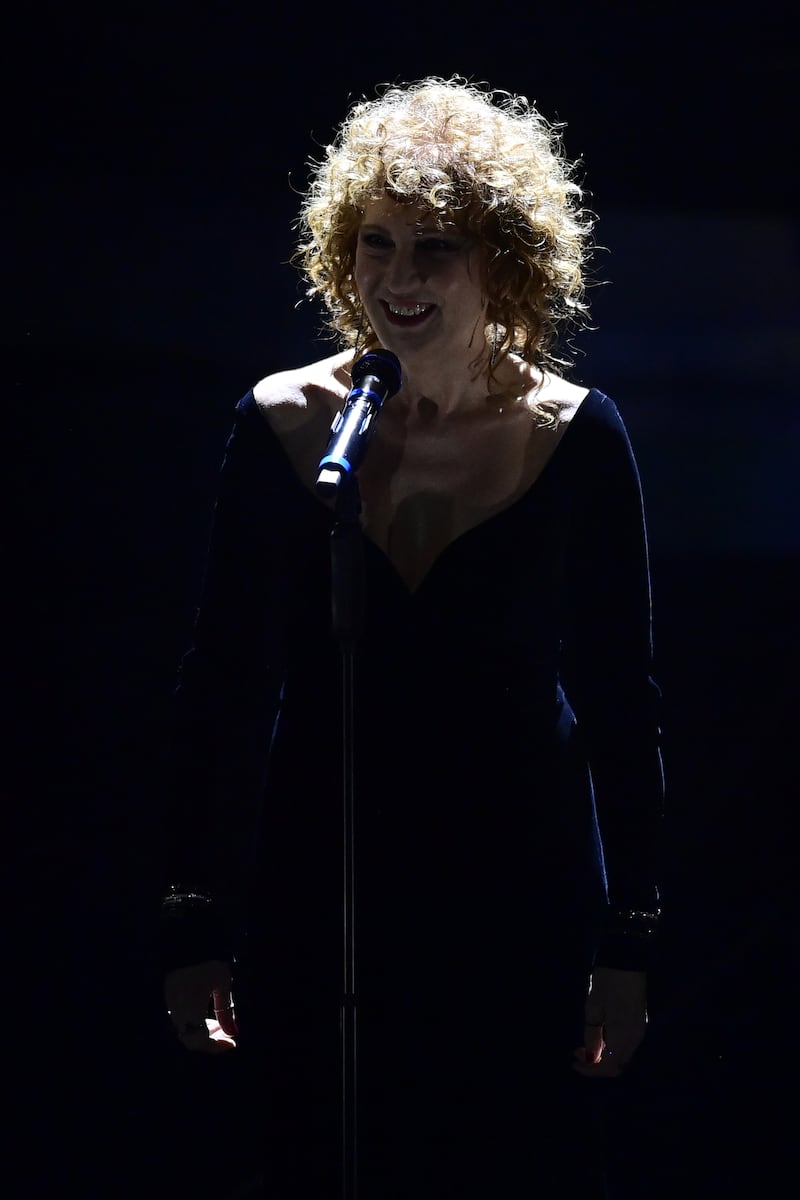 Sanremo 2024: ecco il look della finalissima del Festival di Fiorella Mannoia 4