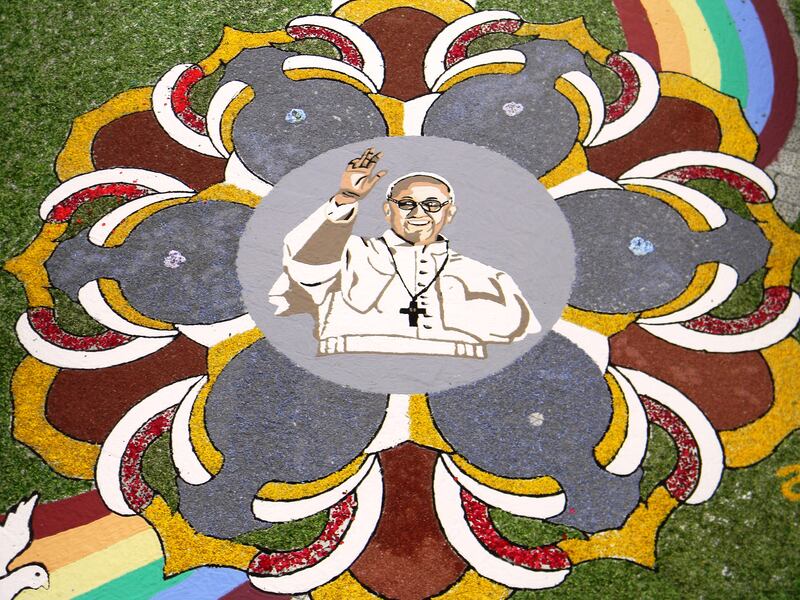 La tradizionale "Infiorata" di Sant'Agata Dei Goti torna con “I Miracoli Eucaristici” 3