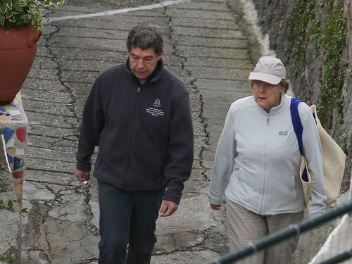 Angela Merkel a Ischia tra verdurine e pilates