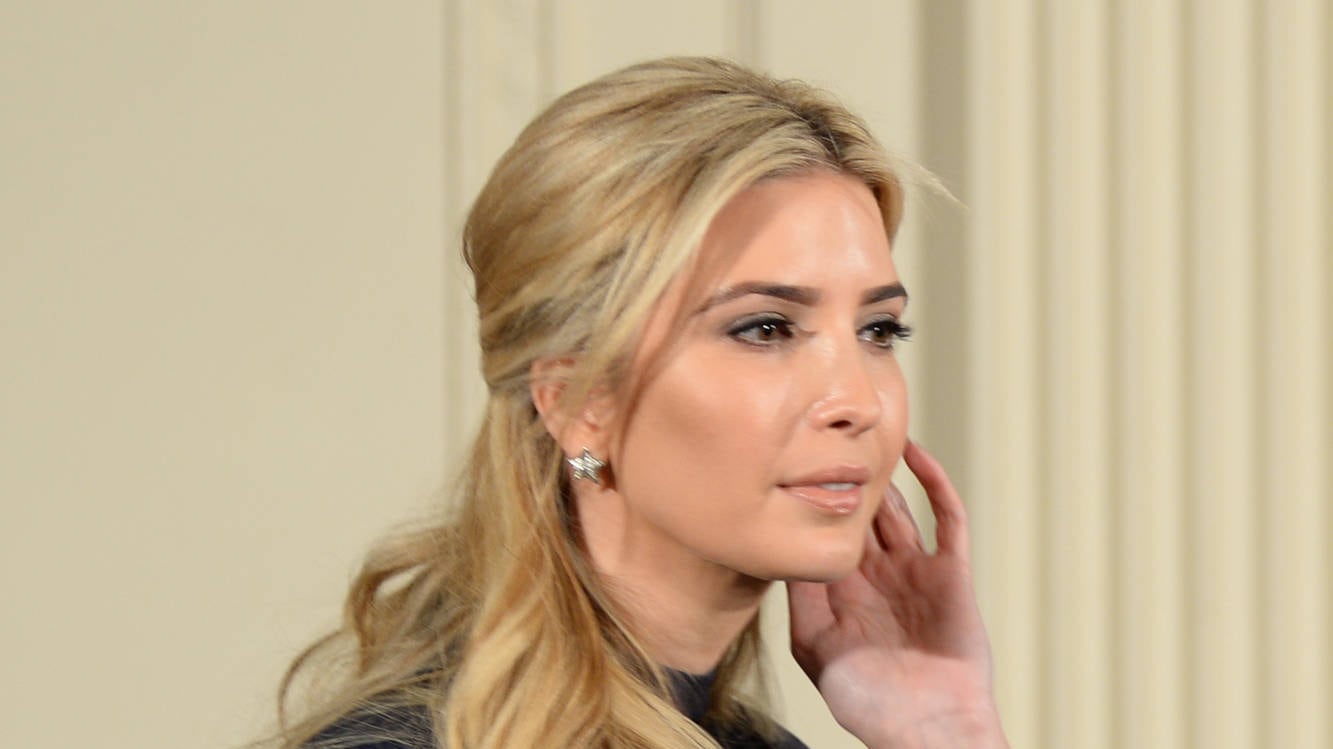 Per Ivanka un ruolo «gratis» nel governo E Melania costretta a fare la first lady