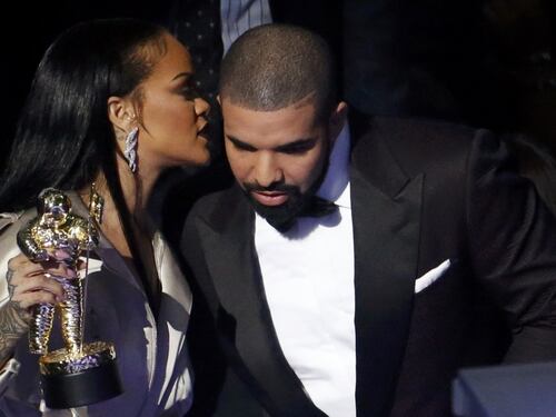 MTV VMA 2016: Drake e Rihanna, le immagini