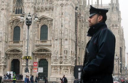 Milano, più controlli al Duomo e alla Scala 12