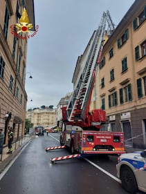 Genova vessata dal maltempo, le immagini dei danni 6