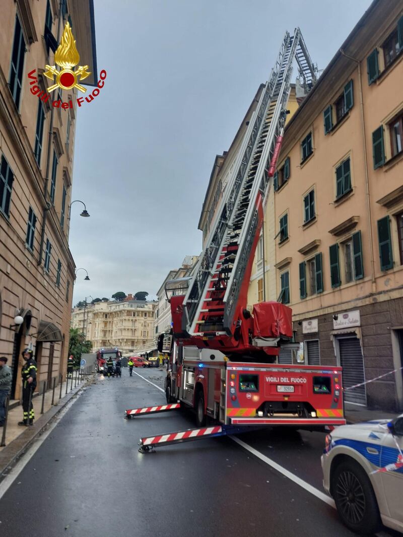 Genova vessata dal maltempo, le immagini dei danni 6