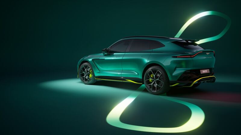 Aston Martin DBX707 AMR24, guarda tutte le foto 7