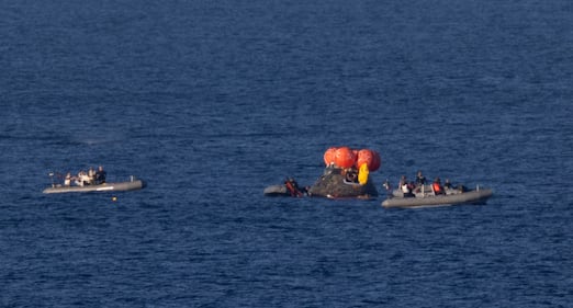 Artemis II, le foto dello splashdown e del rientro sulla Terra 1