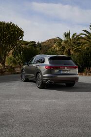 Volkswagen Touarge, guarda la gallery 40
