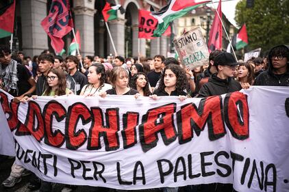 Mezza Italia bloccata dallo sciopero pro-Pal 8