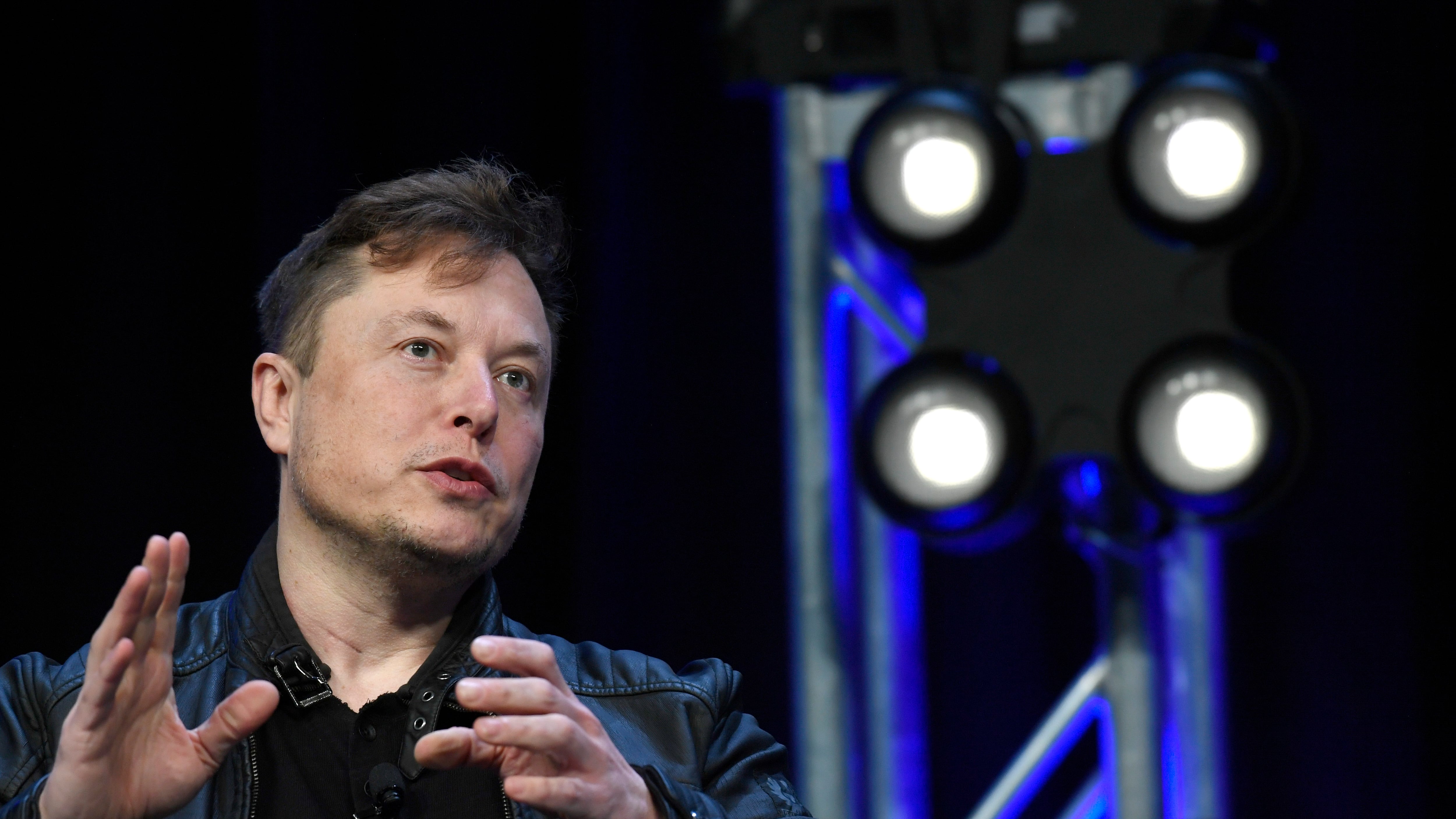 Tesla nel mirino della Sec, inchiesta sui pannelli solari
