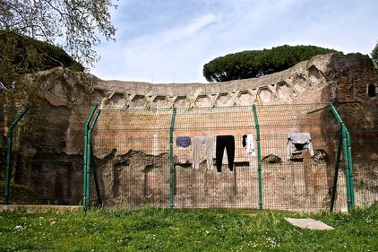Risse e degrado: l’area giochi di Colle Oppio 6