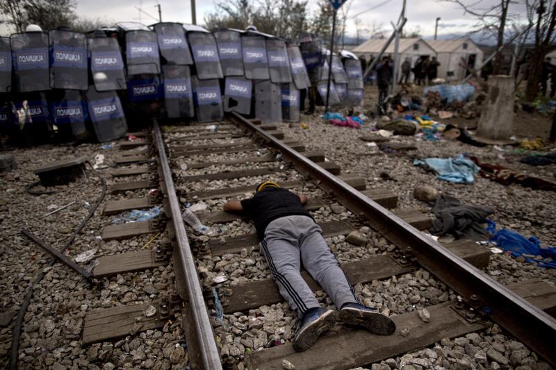 Scontri tra migranti e polizia 4