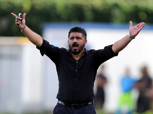 I calciatori gli strappano la camicia, Gattuso: "Non possono ricomprarmela"