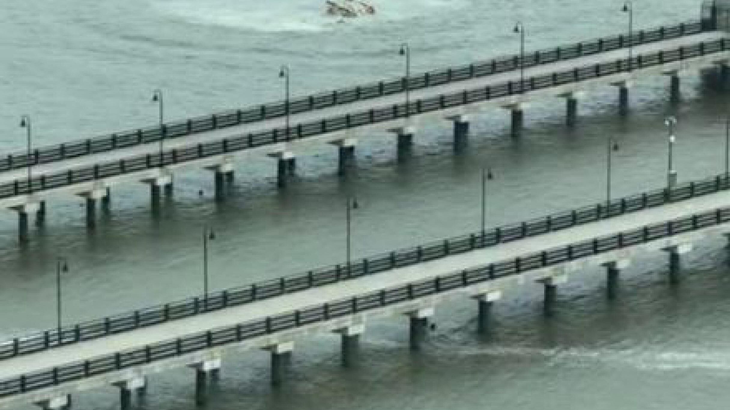 Elicottero con sei persone a bordo precipita nel fiume Hudson a New York