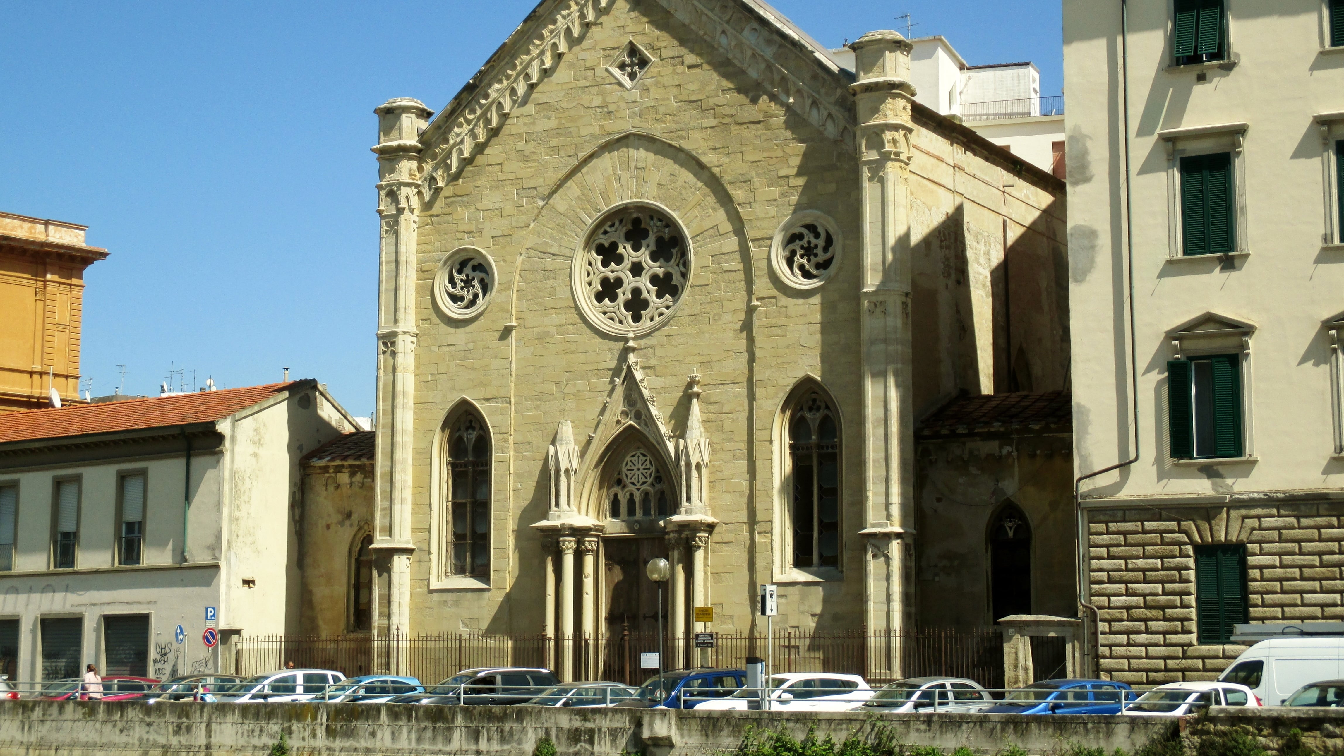 Da Bergamo a Livorno. Così le ex chiese diventano moschee