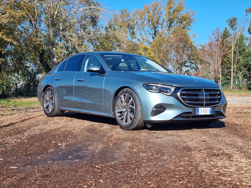 Mercedes Classe E 2024: guarda la gallery della prova 5