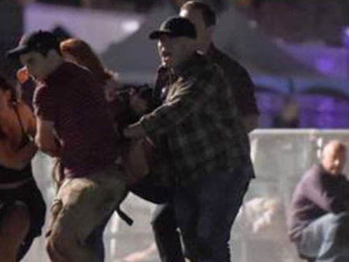 Las Vegas, l'Isis rivendica la strage: "Paddock convertito all'islam"