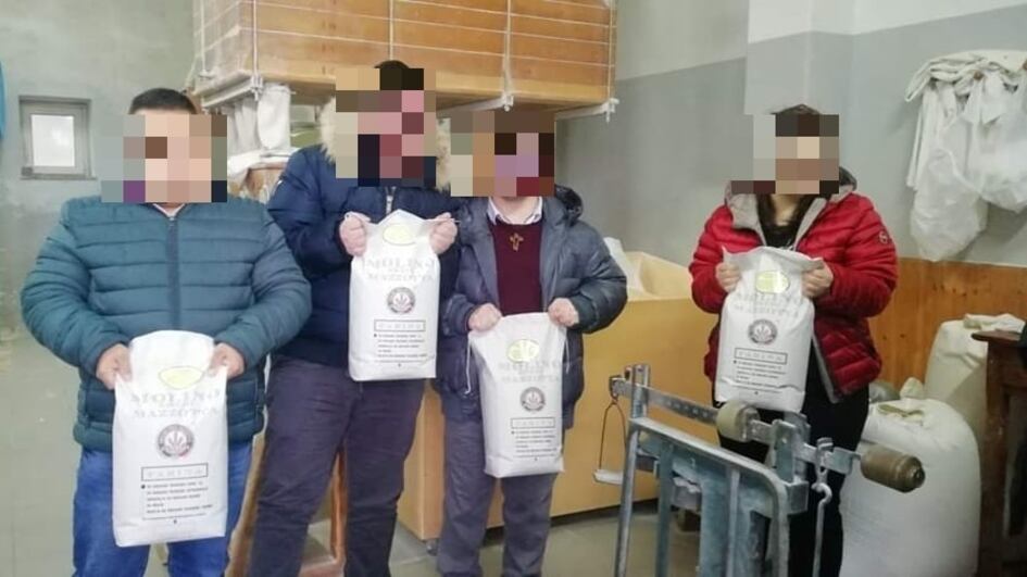 Vibo Valentia, gruppo di ragazzi con la sindrome di down insultati in pizzeria: "Ci fanno venire la nausea"