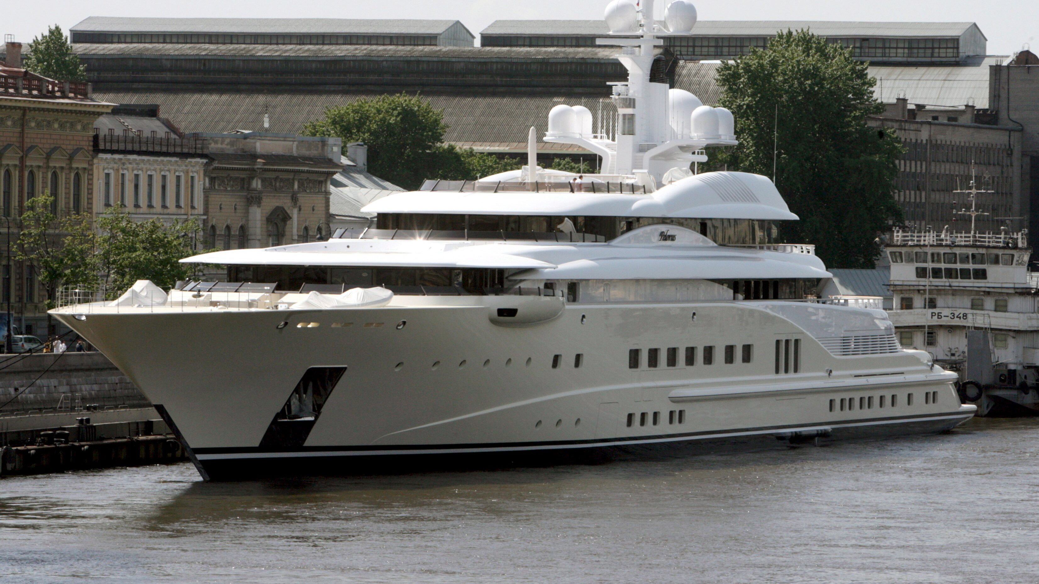 Lo yacht più grande del mondo Un petroliere batte Abramovich