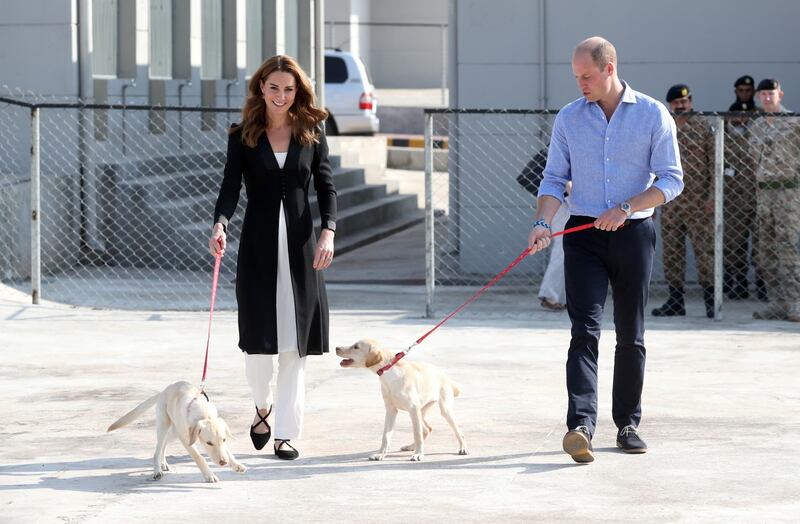 William e Kate al Centro di Addestramento per cani anti-mine 1