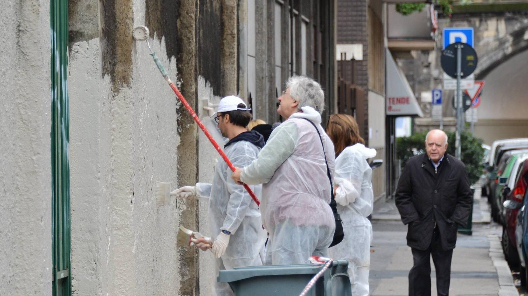 Via libera per vandali e imbrattatori