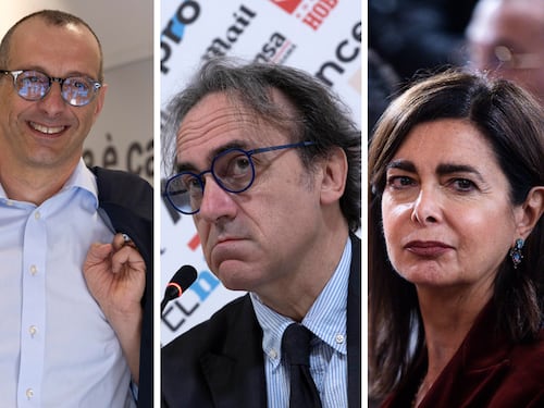 Botta di calore dell’opposizione: tutta colpa di armi e governo
