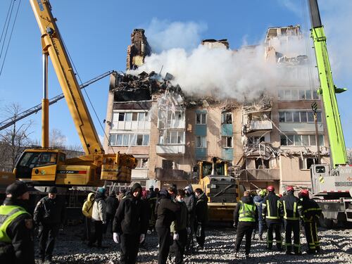 Bombe, droni e missili su Ternopil. Ancora strage di civili: 25 morti