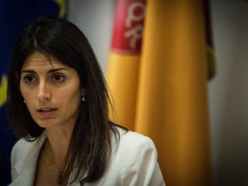 Raggi: "Basta quote, sui migranti non si può ragionare con i fogli Excel"