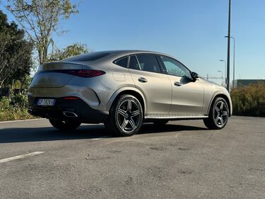 Mercedes GLC Coupé 300de: la galleria dell'ibrido plug-in diesel 9