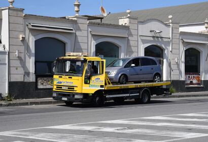 Catania, investe la moglie e uccide l'amica di lei: le immagini 7