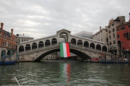 "Io voto italiano". La campagna di Fratelli d'Italia 1