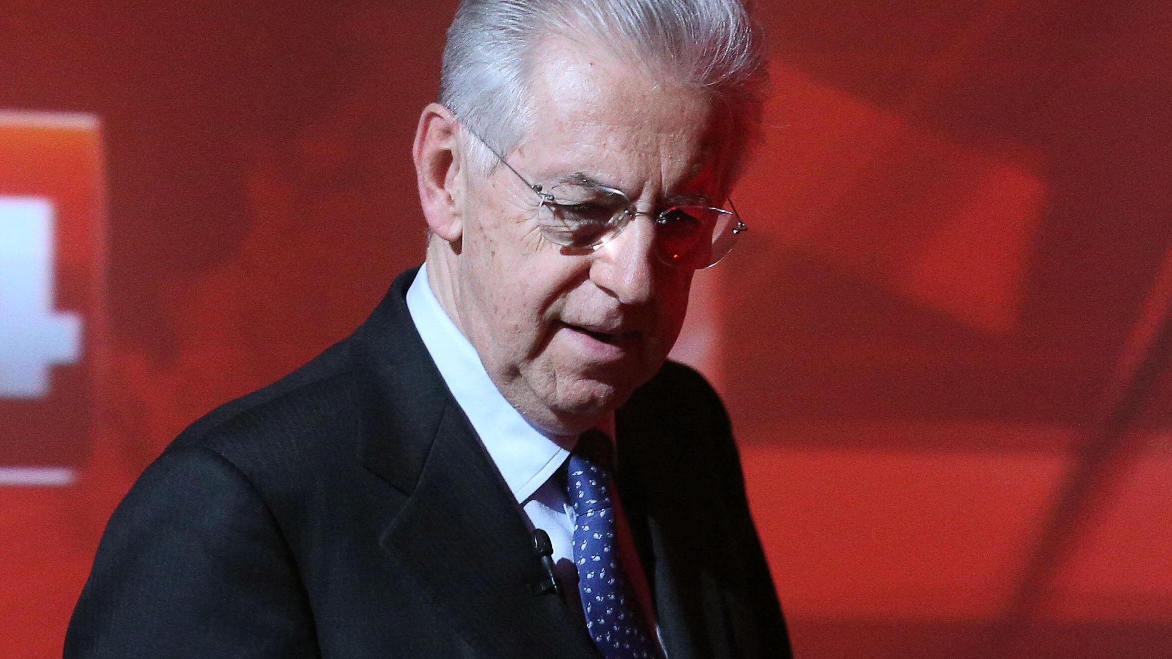 Monti dopo la gaffe mette la retromarcia: "No ai matrimoni gay"