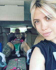 Wanda Nara sexy in bikini alle Seychelles 8