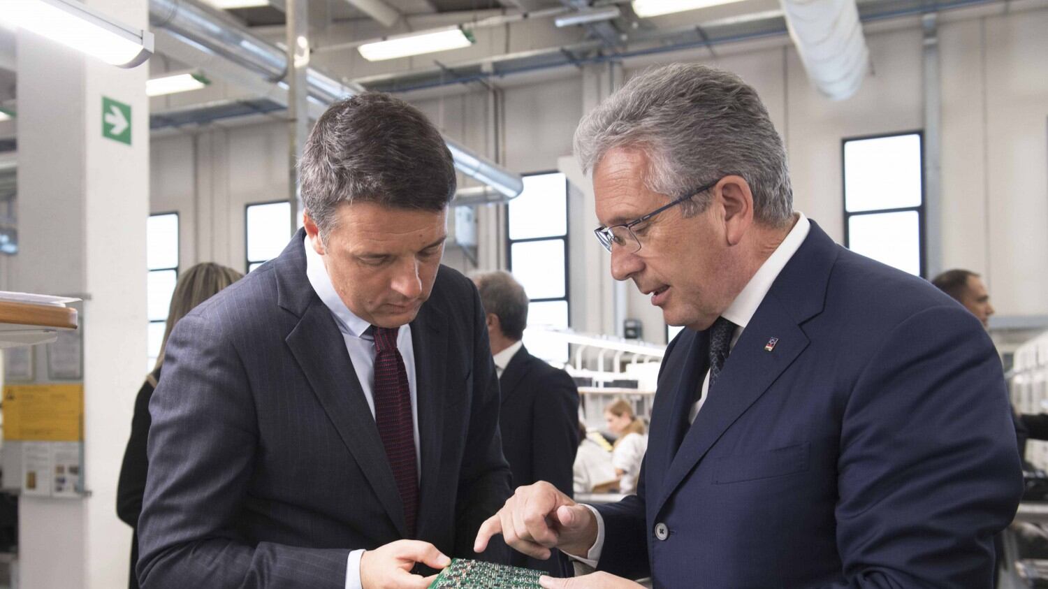 Renzi in Lombardia, la Lega: "Visita solo le aziende dei montiani"