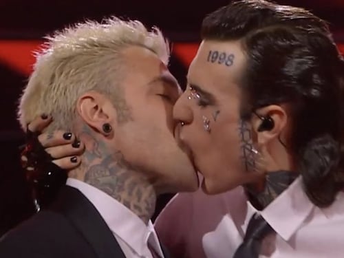 Fedez e la "fissa" per i bacetti: il precedente con Rosa Chemical