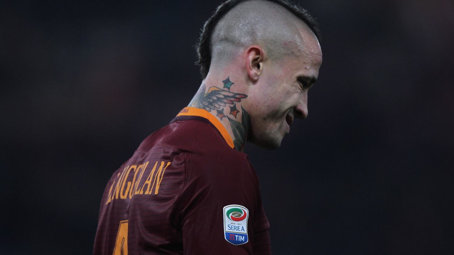 Nainggolan punisce il Milan: la Roma vola al secondo posto