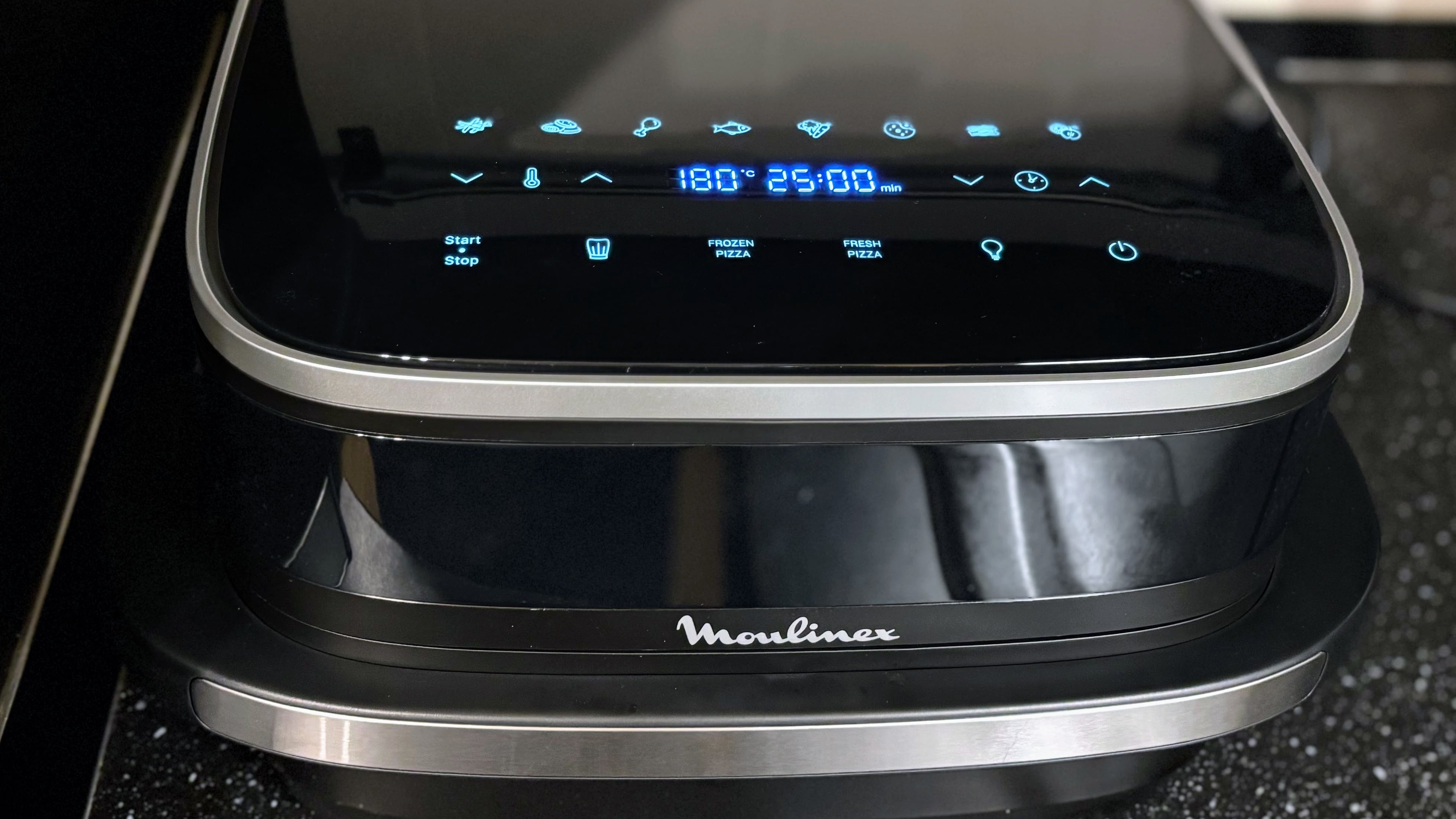 Moulinex Easy Fry XL Surface: piccola fuori, maxi dentro. La nostra prova