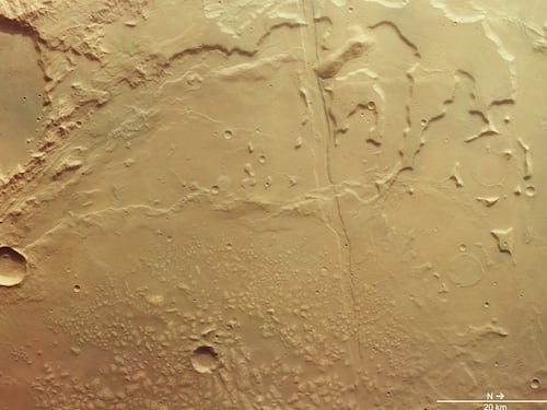 "Grande come l'Egitto": l'immenso antico lago scoperto su Marte dalla sonda dell'Esa