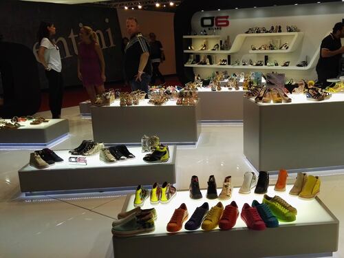 Calzature e pelletteria, 130 brand a Mosca con Assocalzaturifici