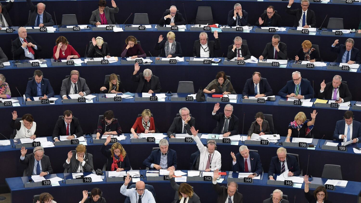 Via al blocco anti sovranisti: cosi lì escludono dalle commissioni