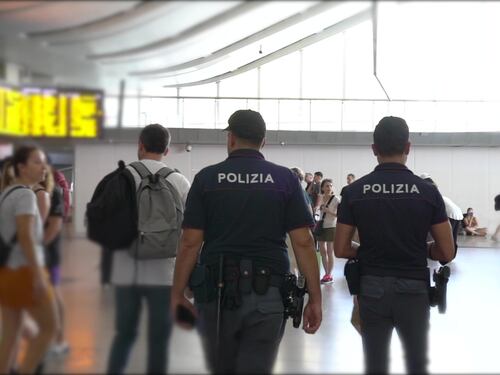Milano, picchiata e stuprata in stazione Centrale: fermato un marocchino