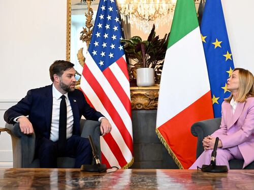 "Dialoghiamo con Giorgia anche sui dazi all'Europa"
