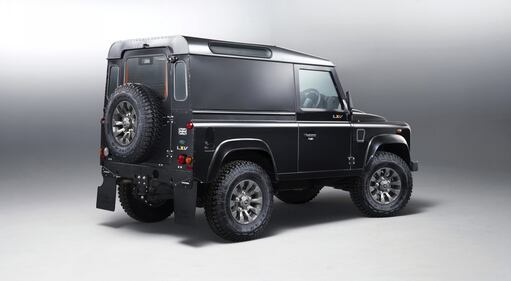 Land Rover Defender LXV 65 anni e non sentirli 1