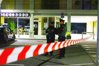 Padre si barrica in casa con il figlio piccolo 3