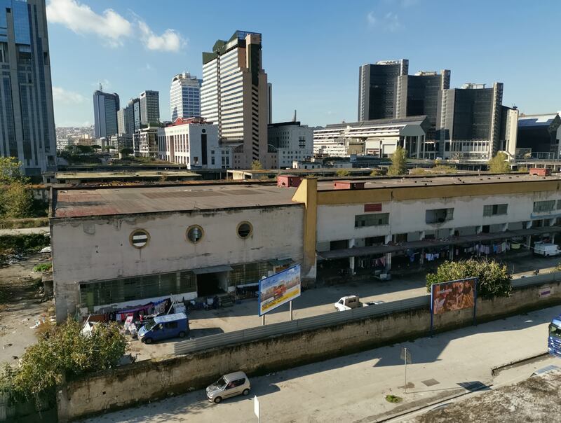 Napoli, l'accampamento dei rom nell'ex mercato ortofrutticolo 8
