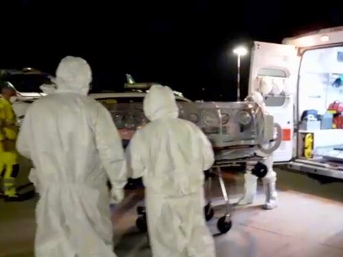 Colpito da coronavirus in Guinea, torna in Italia con un volo dell'aeronautica