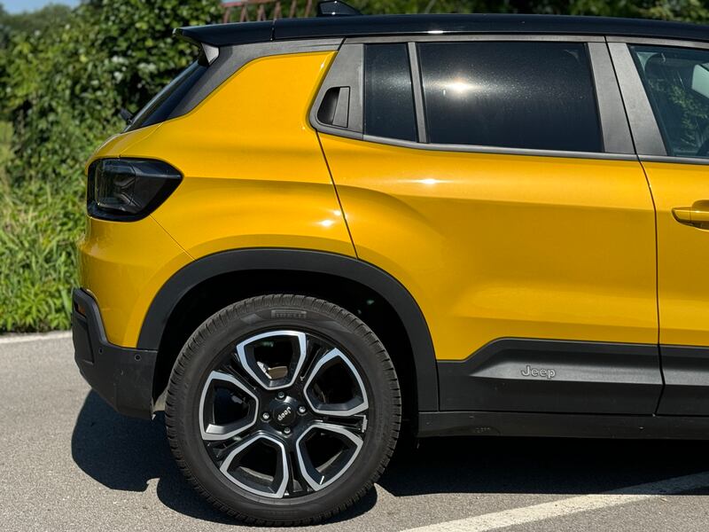 Jeep Avenger 1.2 Summit: guarda la gallery del B SUV a benzina 6