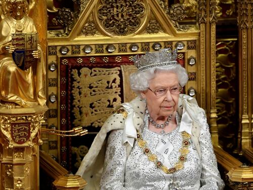 La regina Elisabetta e il rapporto gelido con Camilla Shand