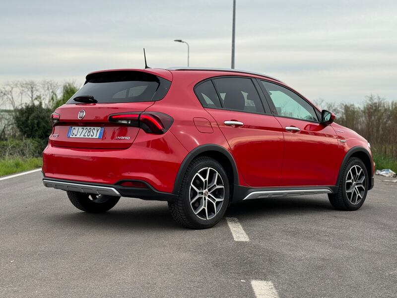Fiat Tipo Hybrid Cross: guarda la gallery della berlina ibrida italiana 7