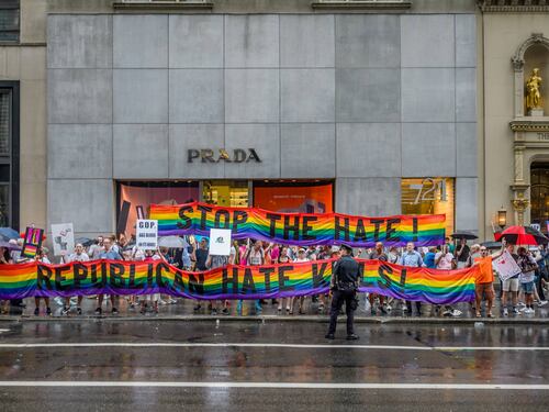 New York, manifestazioni sotto la Trump Tower