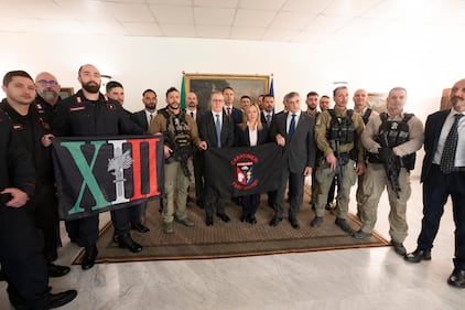 Giorgia Meloni in visita al contingente italiano in Iraq 2